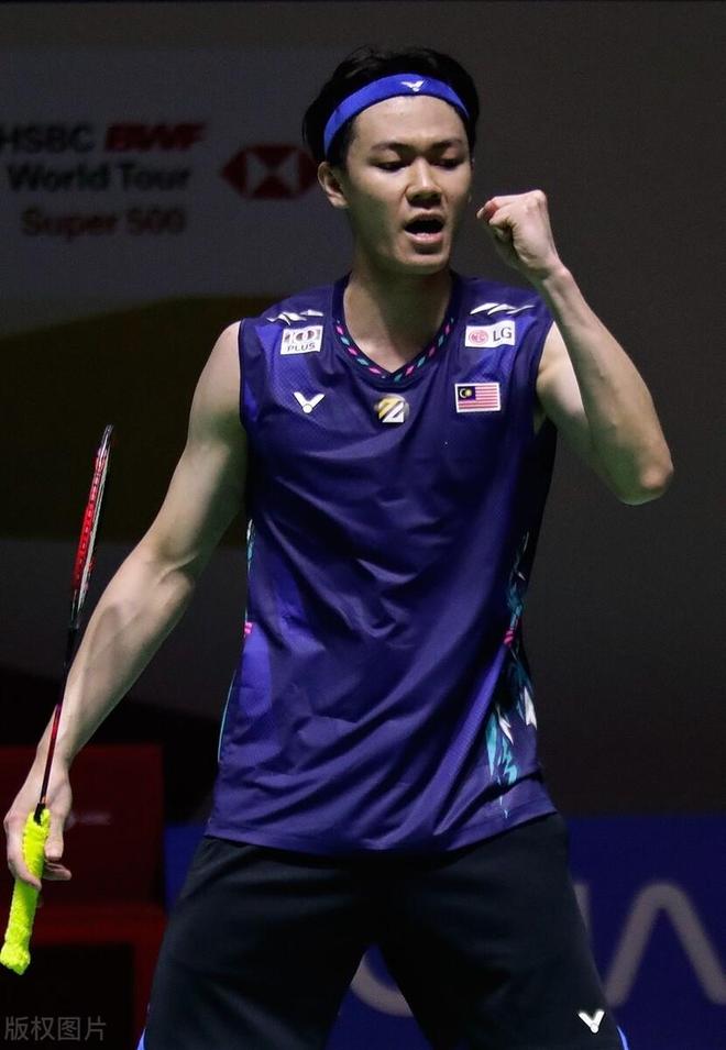 羽毛球球员突破自我，表现堪称完美的简单介绍