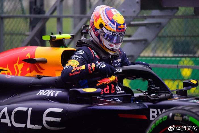 开云sport-雷诺车队险胜红牛车队，佩雷兹高光表现