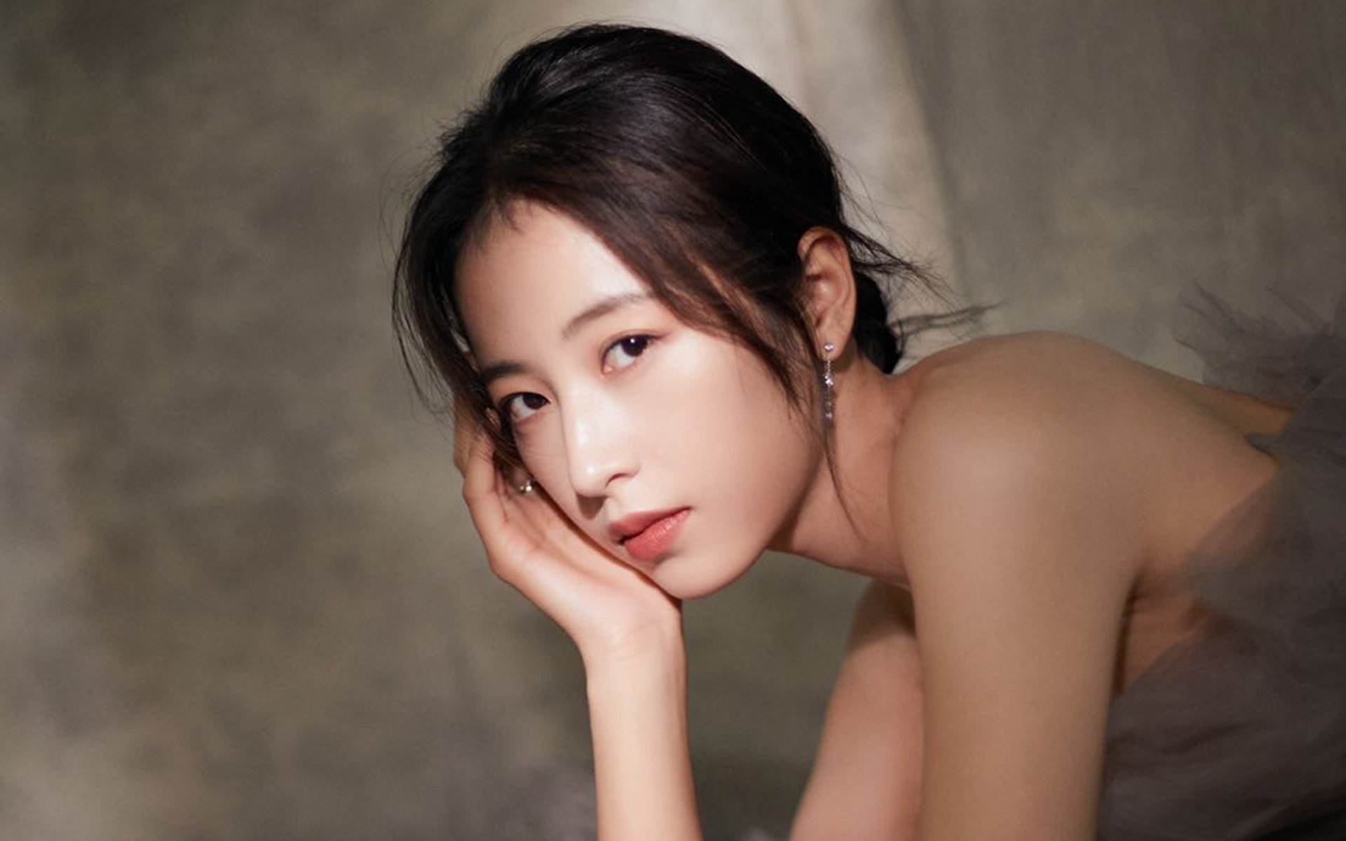 征服,以两种截然不同的速度