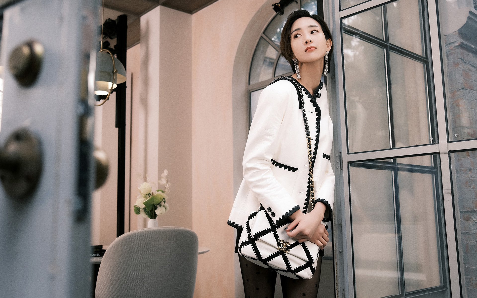 赛道，当文班亚马在F1街道赛接管比赛